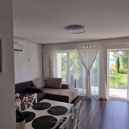 Vizparti Apartment *