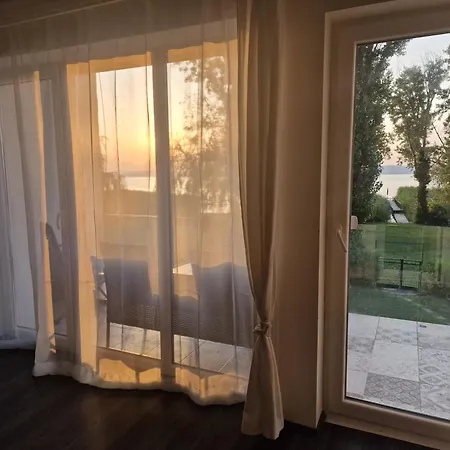 Vizparti Apartment Balatonszarszo